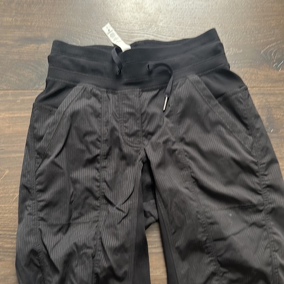 Lululemon Studio Jogger Pants - Straight Cut Unlined Size 2 Like New - Picture 3 of 6